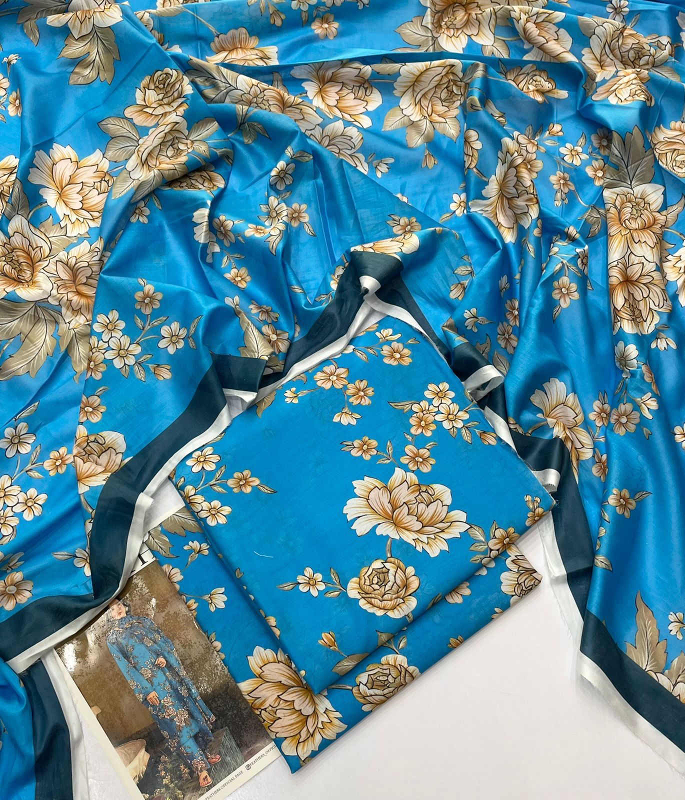 πΈ Enchanted Bloom β Teal Elegance Unveiled πΈ