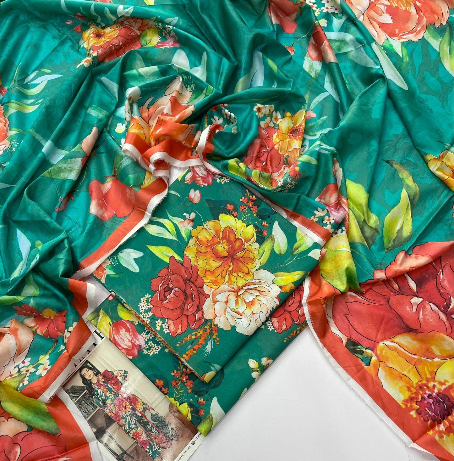 Bloom in Elegance ✨ | A Symphony of Florals & Style!